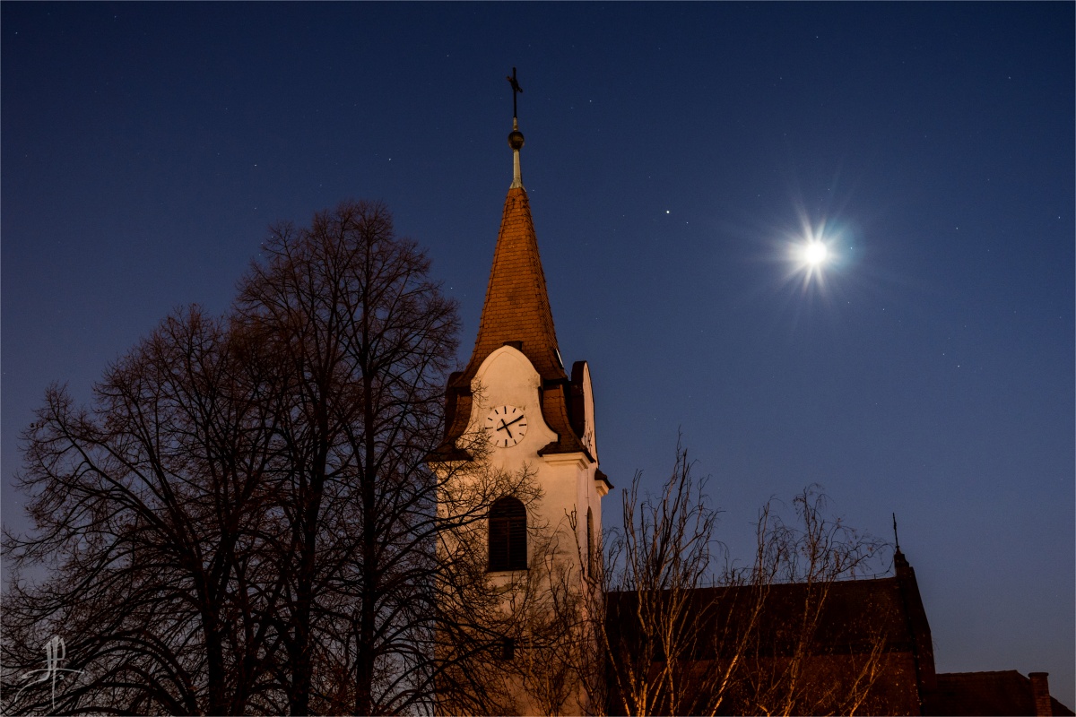 Kostel sv. Klementa, Mars a Měsíc