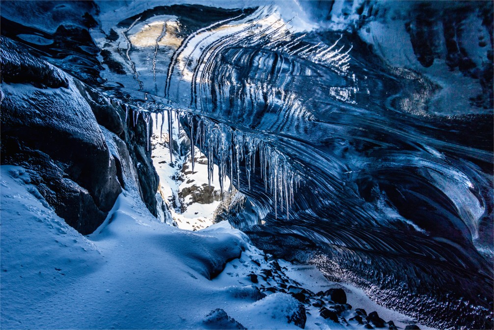 Ledovcový tunel